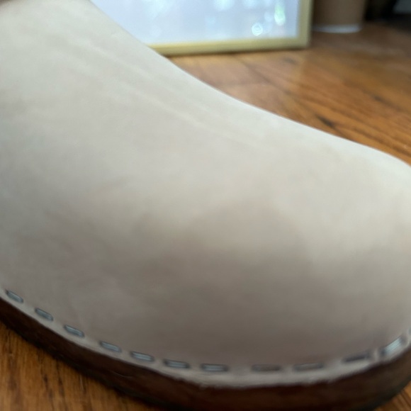 Lotta’s oatmeal suede nubuck clog - Picture 2 of 7